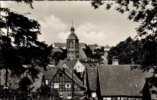 Ak Tecklenburg in Nordrhein Westfalen, Blick über die Dächer auf die Kirche