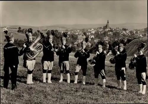 Ak Schneeberg im Erzgebirge, Bergmusikanten in historischen Trachten, Erzgebirgs Ensemble Aue