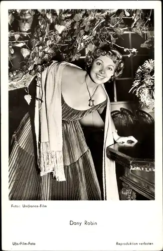 Ak Schauspielerin Dany Robin, Portrait