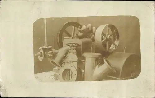 Foto Ak Teilansicht einer Maschine
