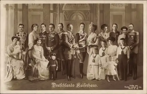 Ak Deutsches Kaiserhaus unter Kaiser Wilhelm II., Auguste Viktoria, Gruppenportrait, Liersch 7163