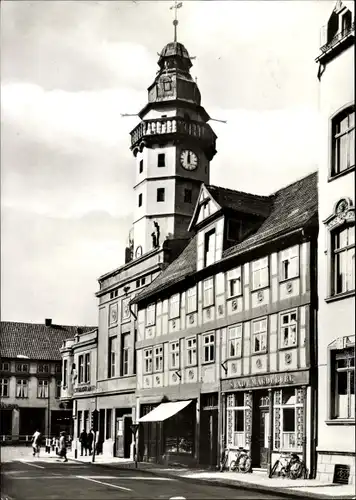 Ak Salzwedel in der Altmark, Neustädter Rathaus, Treppenturm, aufgenommen 1954