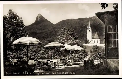 Ak Dorf Kreuth am Tegernsee Oberbayern, Blick vom Postgarten auf Leonhardtstein