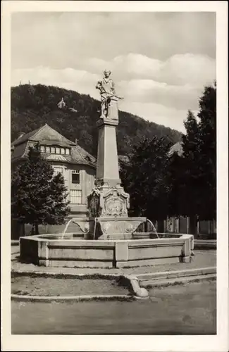 Ak Suhl in Thüringen, Partie am Markt, Brunnen, Denkmal