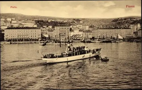 Ak Rijeka Fiume Kroatien, Blick auf den Ort und Hafen