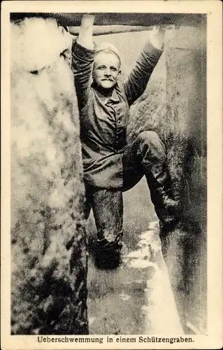 Ak Überschwemmung in einem Schützengraben, I WK