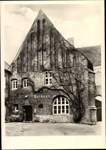 Ak Salzwedel in der Altmark, heutiges Rathaus, vom Osten her gesehen, Aufgenommen 1964