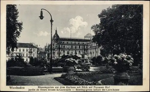 Ak Wiesbaden in Hessen, Blumengarten vor dem Kurhaus mit Blick auf Nassauer Hof
