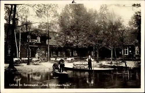 Ak Lehde Lübbenau im Spreewald, Zum fröhlichen Hecht, Kähne