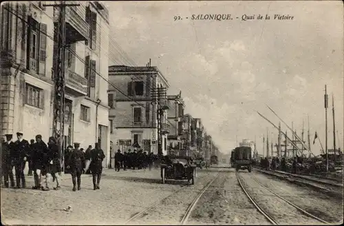 Ak Thessaloniki Griechenland, Quai de la Victoire, Promenade am Hafen