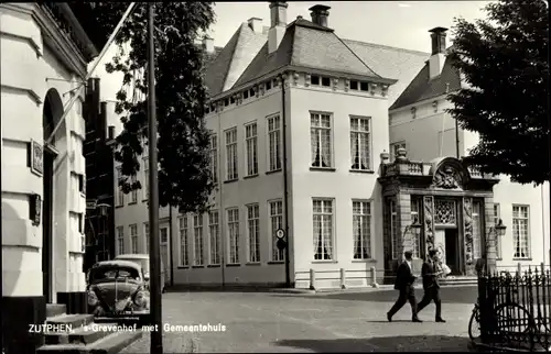 Ak Zutphen Gelderland, 's Gravenhof met Gemeentehuis