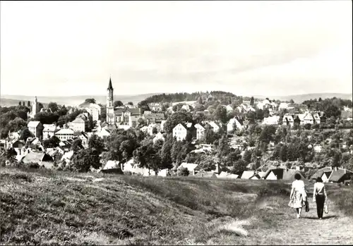 Ak Eibenstock im Erzgebirge Sachsen, Ortsansicht, Spaziergängerinnen