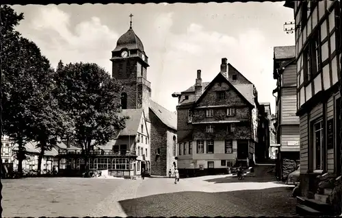 Ak Monschau Montjoie in der Eifel, Marktplatz mit kath. Kirche