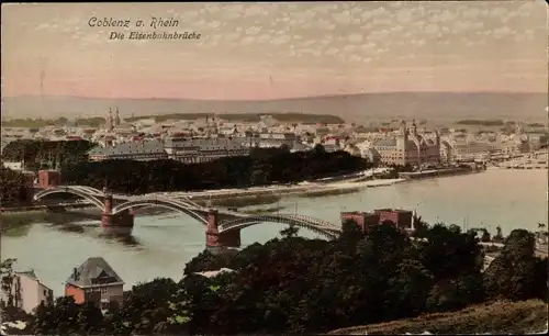 Ak Koblenz am Rhein, Die Eisenbahnbrücke, Stadtpanorama