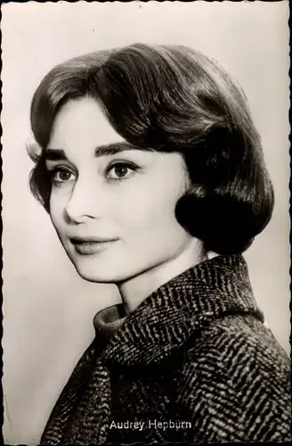 Ak Schauspielerin Audrey Hepburn, Portrait