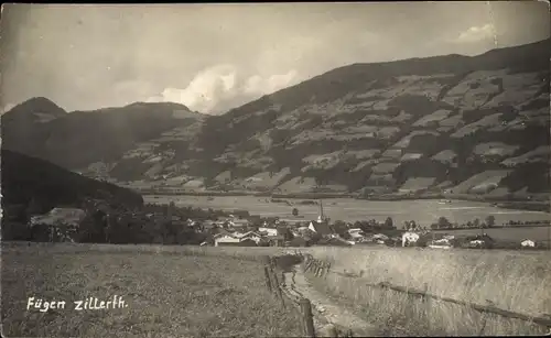Foto Ak Fügen im Zillertal Tirol, Totalansicht