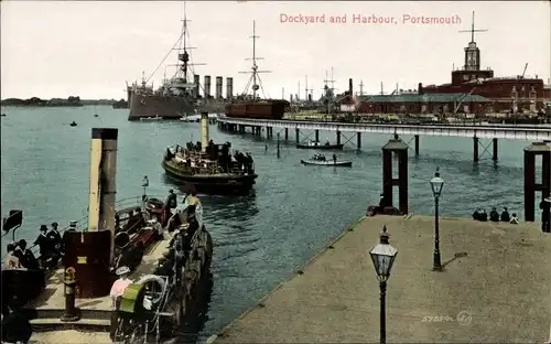 Ak Portsmouth Hampshire England, Dockyard and the Harbour, Kriegsschiff, Dampfer