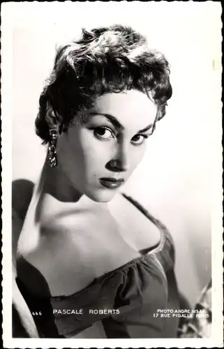 Ak Schauspielerin Pascale Roberts, Portrait