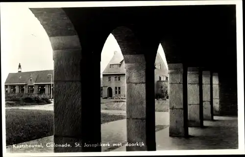 Ak Kaatsheuvel Nordbrabant, Colonade, St. Josephkerk met doorkijk