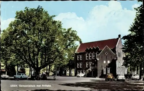 Ak Uden Nordbrabant, Gemeentehuis met Prilleke