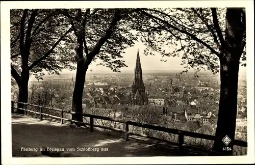 Ak Freiburg im Breisgau, Stadtpanorama vom Schlossberg aus