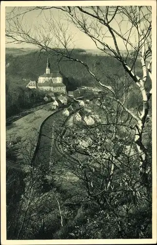 Ak Weesenstein Müglitztal in Sachsen, Blick auf das Schloss und das Dorf