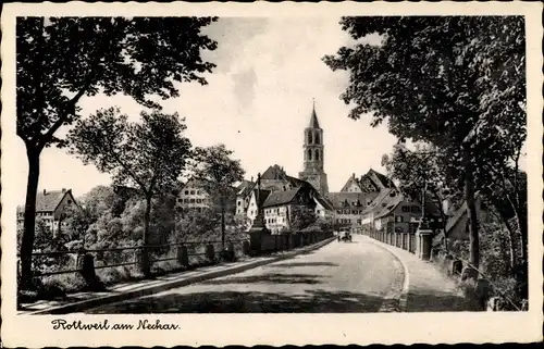 Ak Rottweil am Neckar, Straßenpartie, Kirche