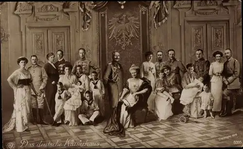 Künstler Ak Das deutsche Kaiserhaus, Wilhelm II, Kaiserin Auguste Viktoria, Kronprinzenfamilie