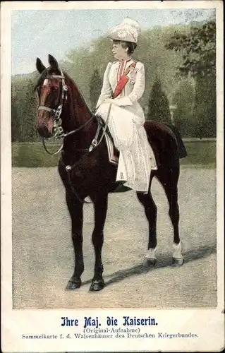Ak Kaiserin Auguste Viktoria, Portrait auf einem Pferd