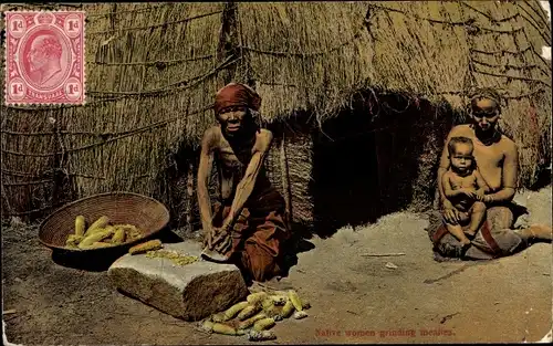 Ak Afrika, Native women grinding mealies, Mais wird gemahlen