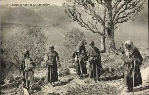 Ak Femmes Kabyles au Cimetiere, Maghreb
