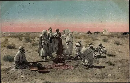 Ak Araber am Lagerfeuer beim Kochen, Maghreb