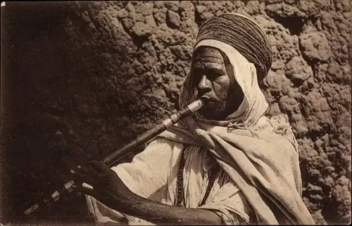 Ak Araber spielt Flöte, Maghreb, Musikinstrument