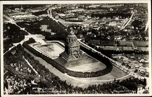 Ak Leipzig in Sachsen, Fliegeraufnahme, Völkerschlachtdenkmal