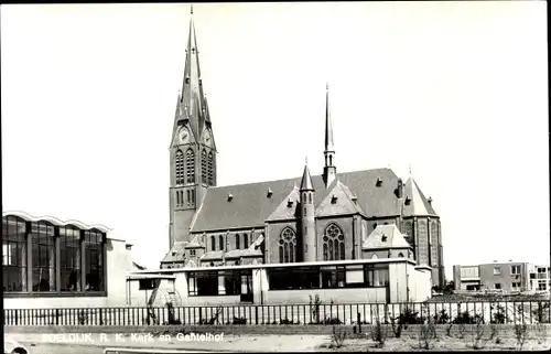 Ak Poeldijk Südholland, R. K. Kerk en Gantelhof