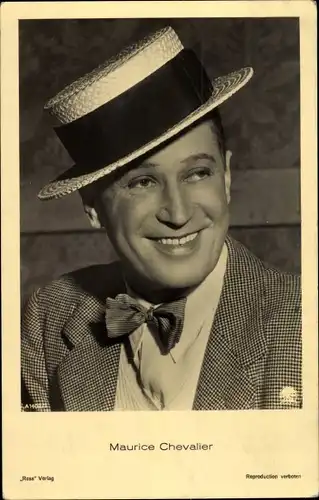 Ak Schauspieler Maurice Chevalier, Portrait mit Hut