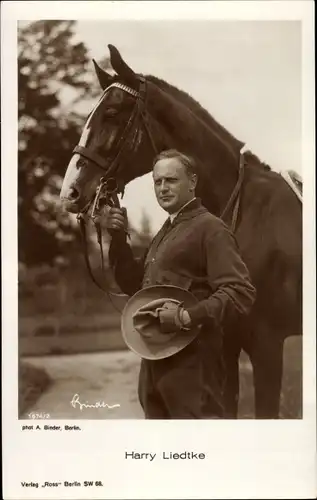 Ak Schauspieler Harry Liedtke, Portrait mit Pferd