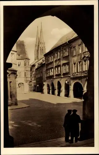 Ak Görlitz in der Lausitz, Straßenpartie, Kirche