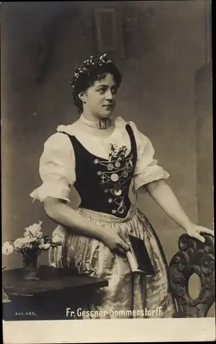 Ak Schauspielerin Fr. Gessner Sommerstorff, Portrait in Tracht