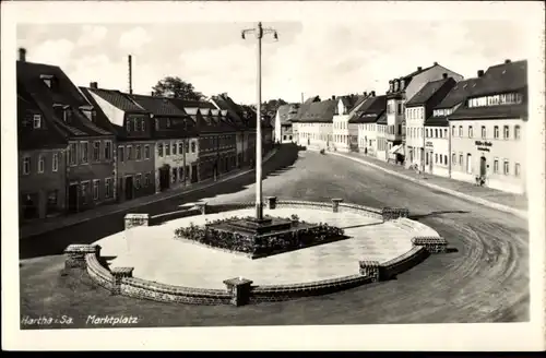 Ak Hartha Mittelsachsen, Marktplatz, Kreisverkehr, Laterne