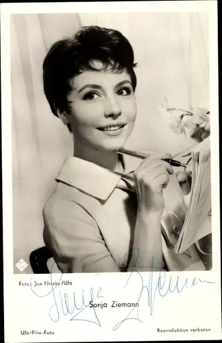 Ak Schauspielerin Sonja Ziemann, Portrait, Autogramm