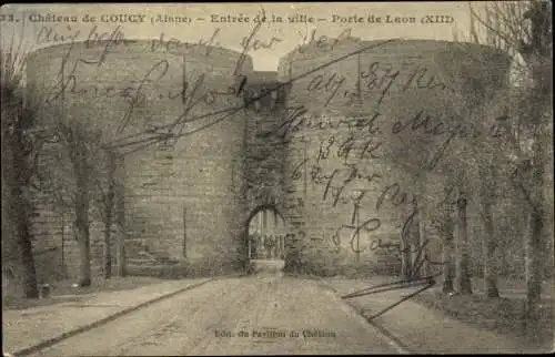 Ak Coucy le Chateau Aisne, Entree de la ville, Porte de Laon