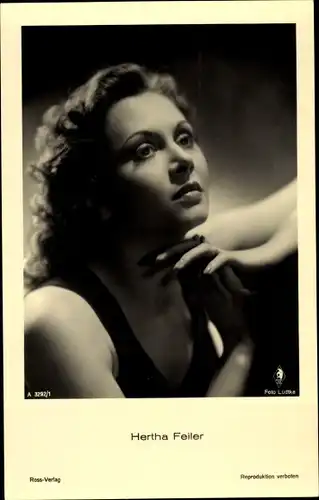 Ak Schauspielerin Hertha Feiler, Portrait, Ross A 3292/1