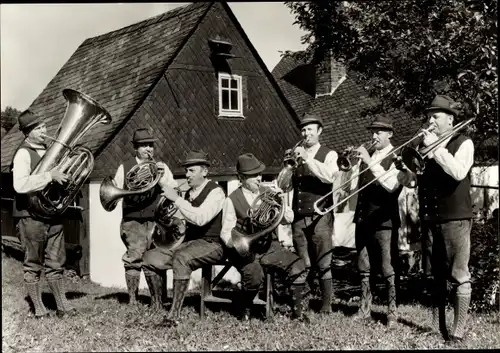 Ak Aue im Erzgebirge Sachsen, Erzgebirgs Ensemble Aue, Sonntagnachmittag spielt die Blasmusik