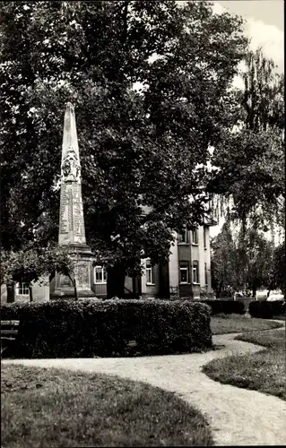 Ak Mügeln in Nordsachsen, Postsäule