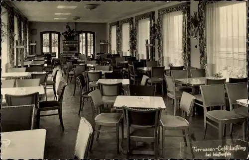 Foto Ak Leißling Weißenfels an der Saale, Terrassen-Cafe, Inneres