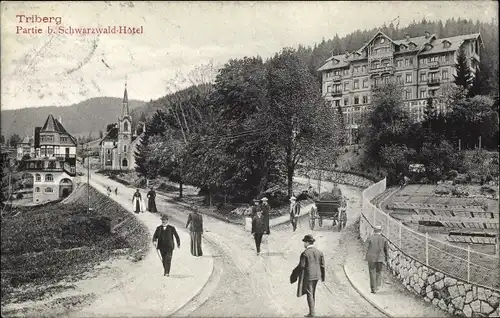 Ak Triberg im Schwarzwald, Schwarzwald Hotel, Kirche, Straßenpartie