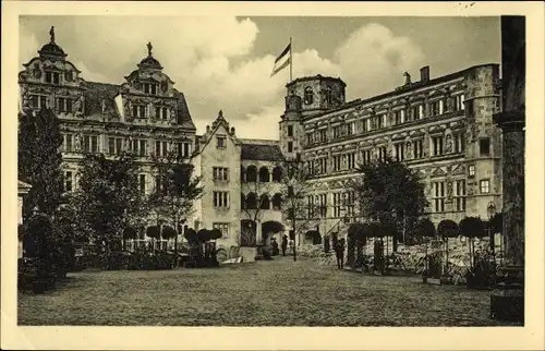 Ak Heidelberg am Neckar, Schlosshof, Achteckiger Turm, Fassade