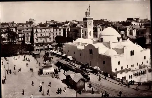 Ak Alger Algerien, Place du Gouvernement et la Mosquee, Reiterstandbild, Tram