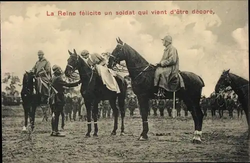 Ak L'Armée Belge, La Reine felicite un soldat qui vient d'etre decoré